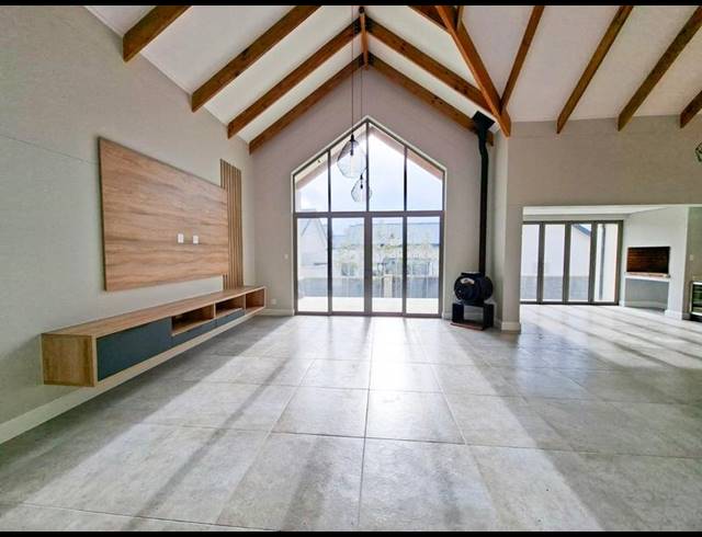 4 BEDROOM HOUSE FOR SALE IN KINGSWOOD GOLF ESTATE
